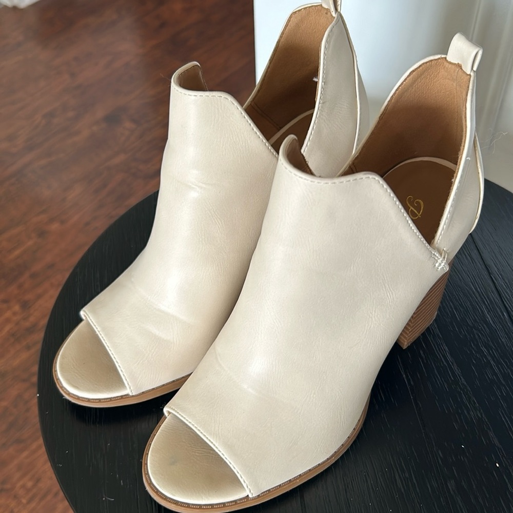 Pink Lily Beth Cream Bootie